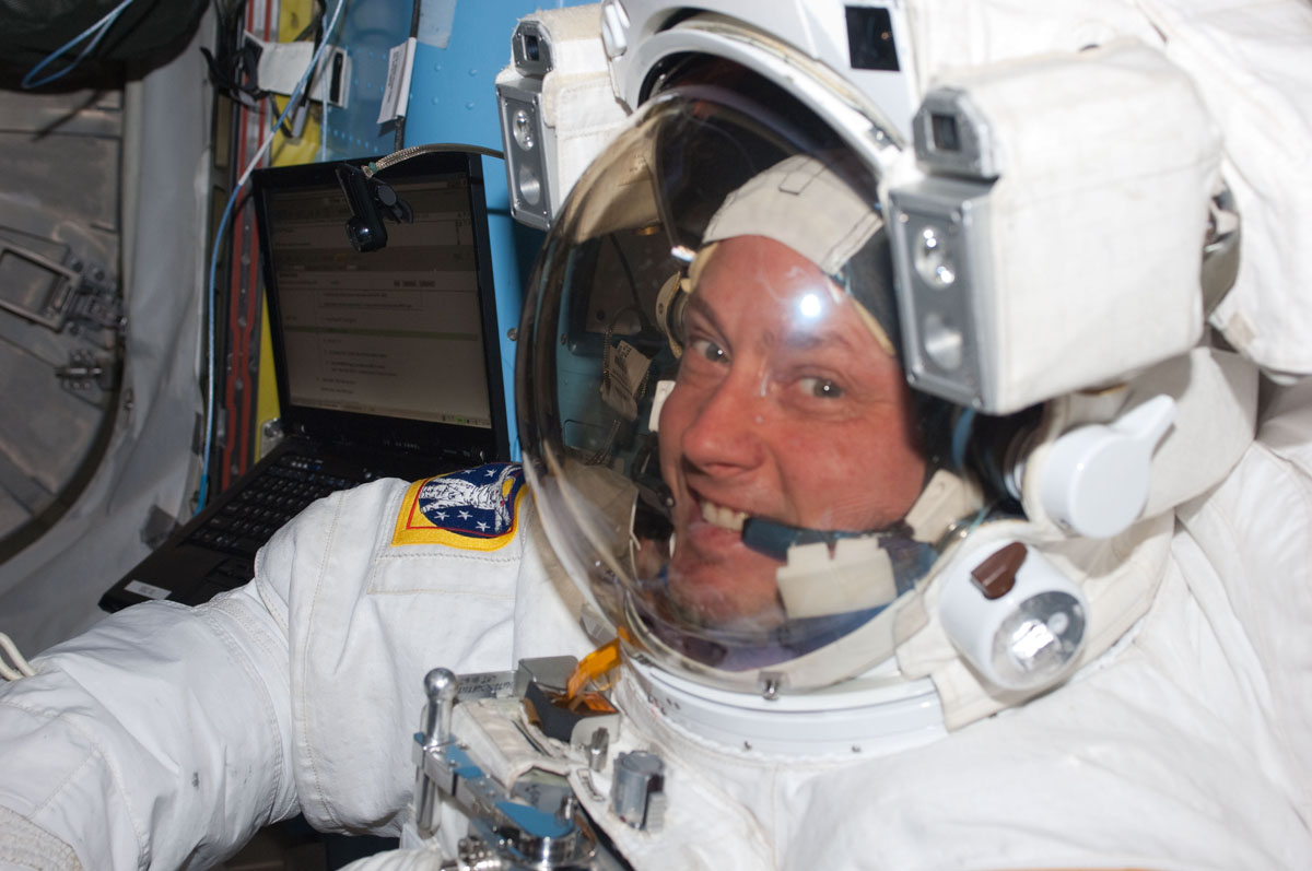 Astronaut Breaks US Spaceflight Record in Orbit